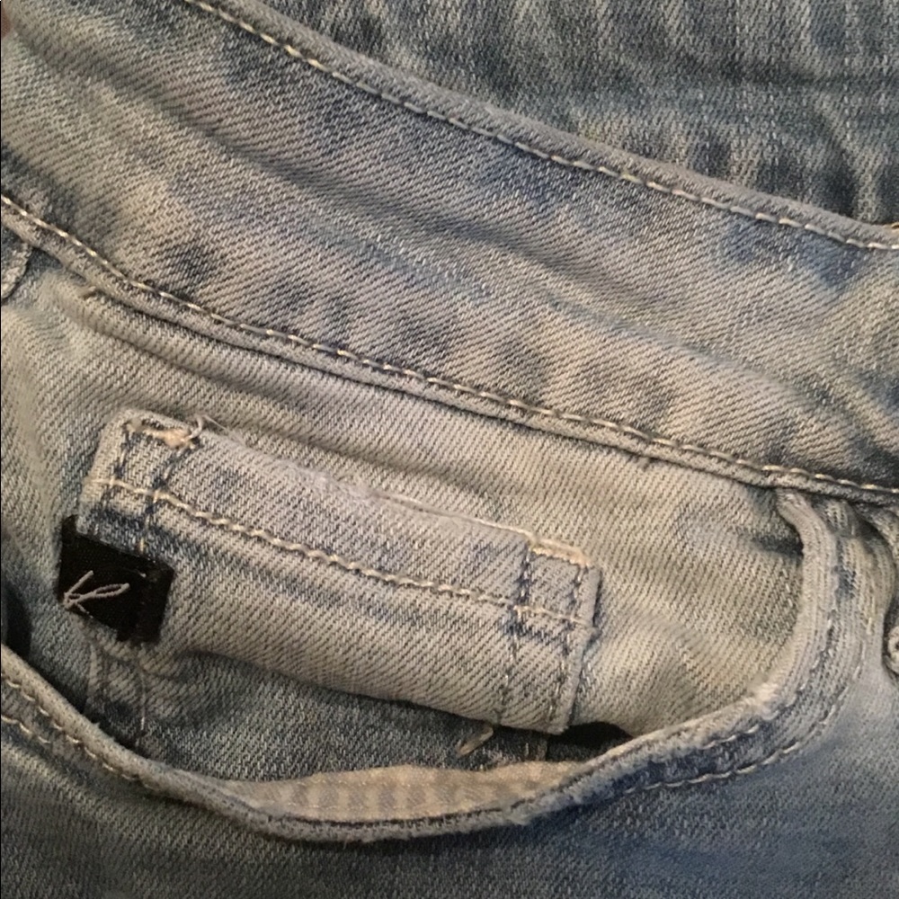Shorts - Picture 3 of 8